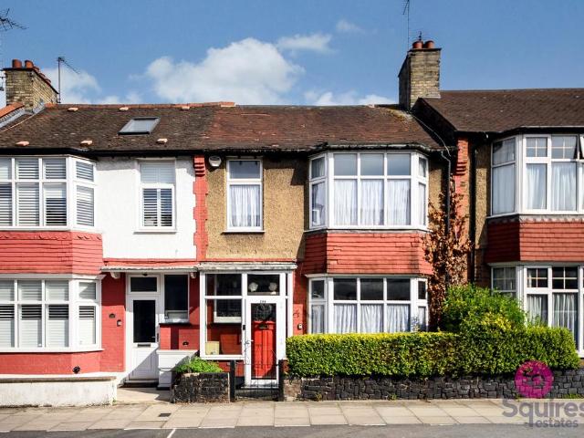 House for sale in Finchley, Greater London