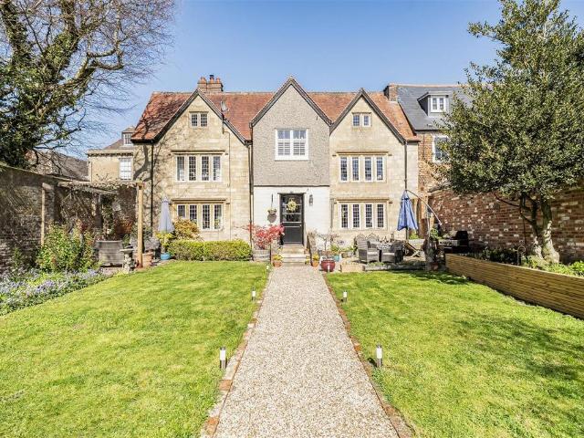House for sale in Devizes, Wiltshire