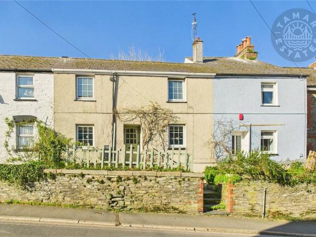 House for sale in Lamellion, Cornwall