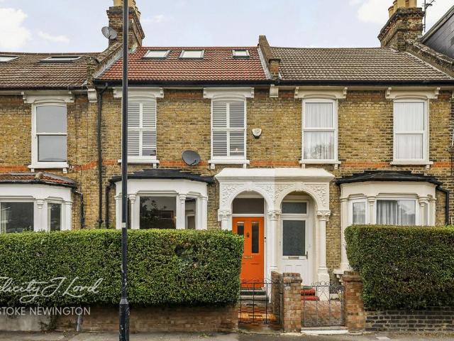 House for sale in Upper Clapton, Greater London