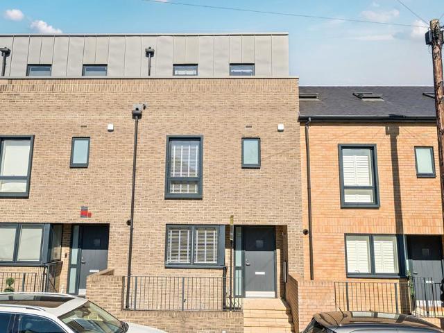 House for sale in Goddington, Greater London