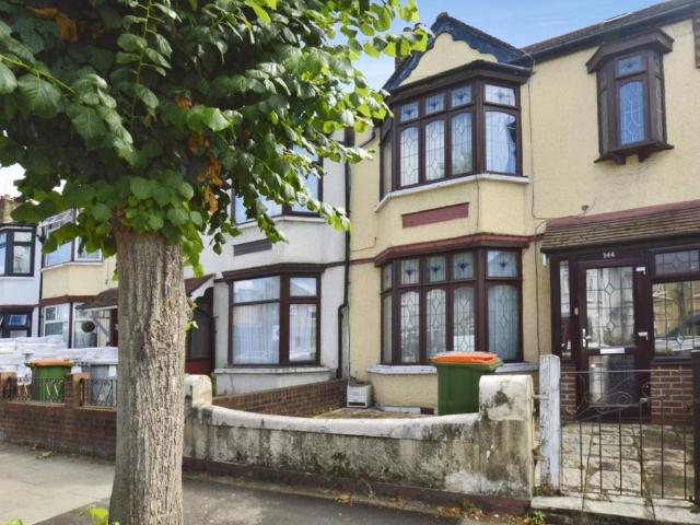 House for sale in Upton Park, Greater London