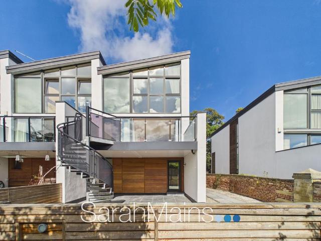 House for sale in Blaydon, Tyne And Wear