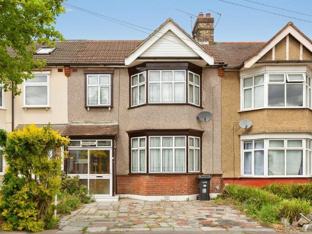House for sale in Gants Hill, Greater London