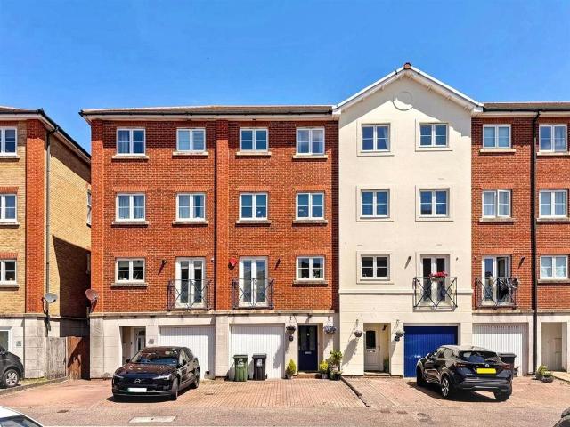 House for sale in Sovereign Harbour, Eastbourne