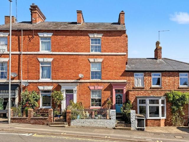 House for sale in Weedon Bec