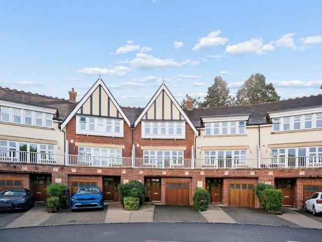 House for sale in Beaconsfield, Penn Bottom