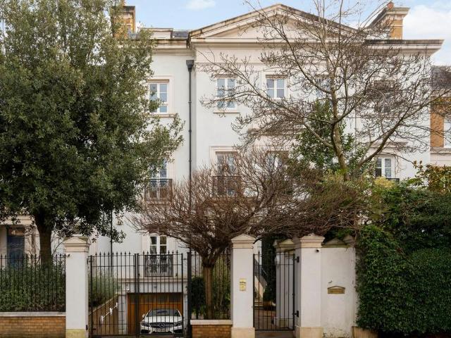 House for sale in St. John's Wood, Greater London