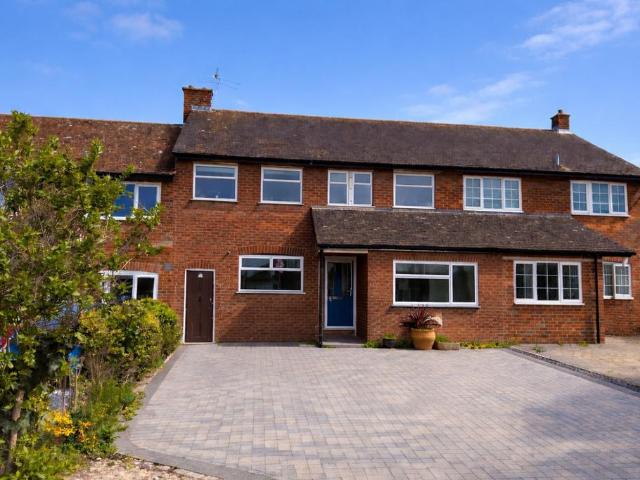 House for sale in Steeple Claydon, Buckinghamshire