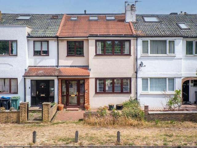 House for sale in London Borough of Merton, Mitcham
