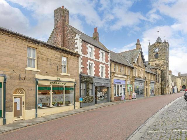 House for sale in Alnwick, Northumberland