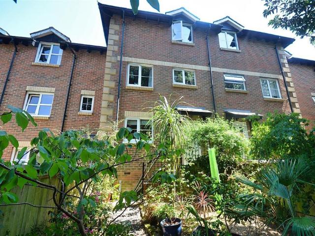 House for sale in Elmfield, Ryde