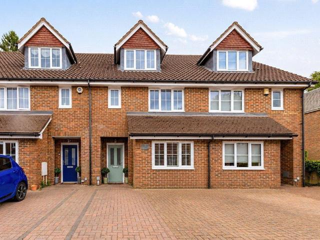 House for sale in Fole, Surrey