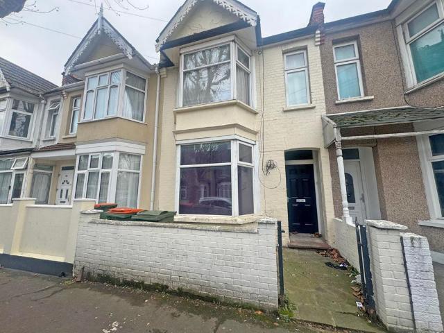 House for sale in Plashet, Greater London