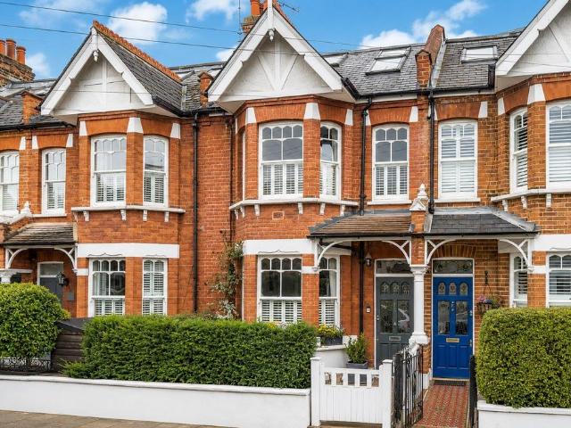 House for sale in Southfields, Greater London