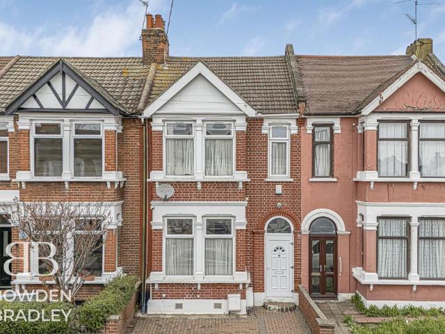 House for sale in Gants Hill, Greater London