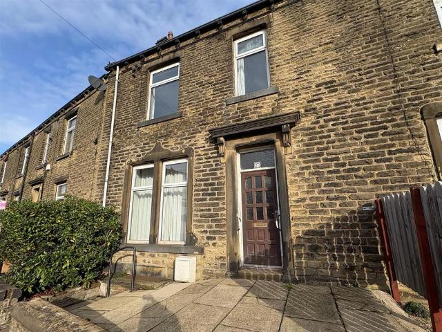 House for sale in Elland, West Yorkshire