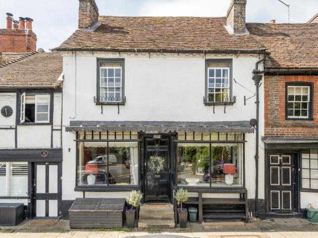 House for sale in Henley-on-Thames, Berrick Salome