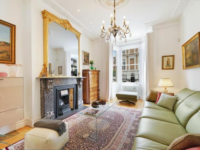 House for sale in Earl's Court, Greater London