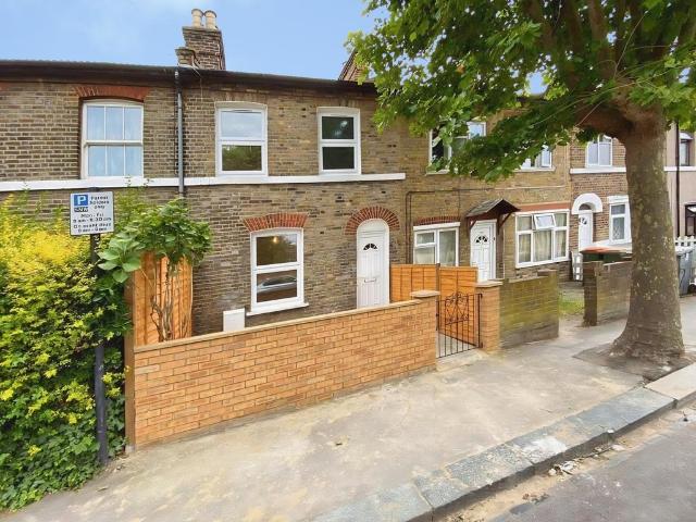 House for sale in Maryland, Greater London