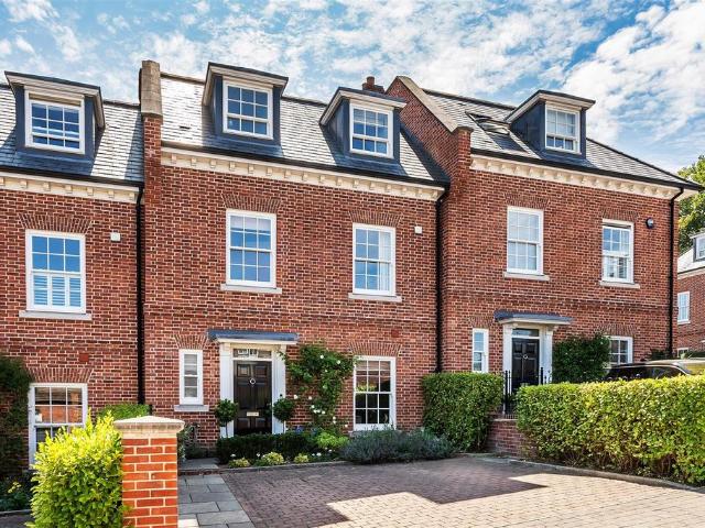 House for sale in Rose Hill, Pachesham Park