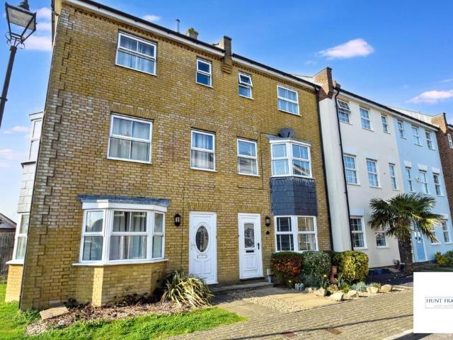 House for sale in Sovereign Harbour, Eastbourne