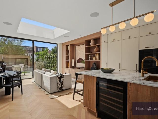 House for sale in Brondesbury, Greater London