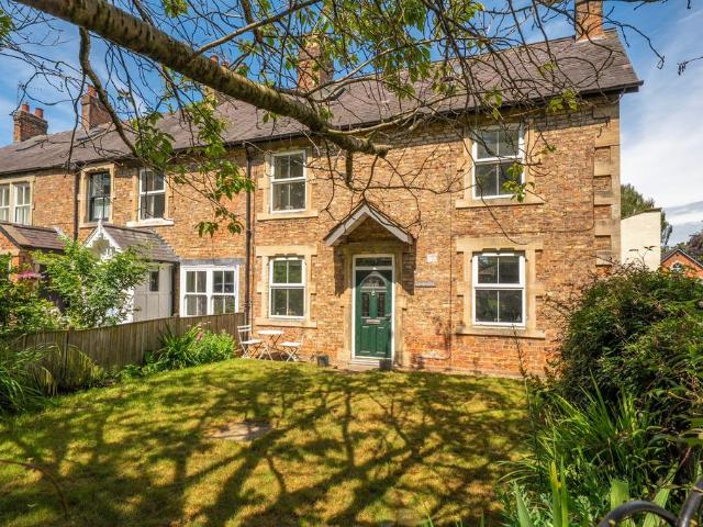 House for sale in Burton Leonard