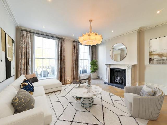 House for sale in Brompton, Greater London