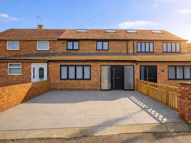 House for sale in Five Acres, Hertfordshire
