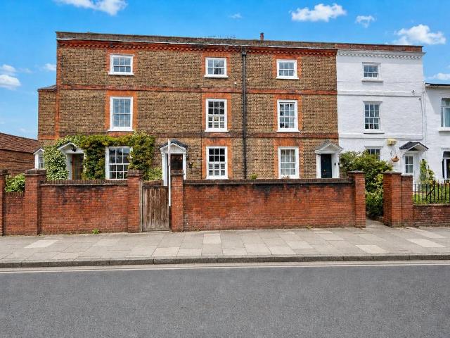 House for sale in Crayford, Greater London