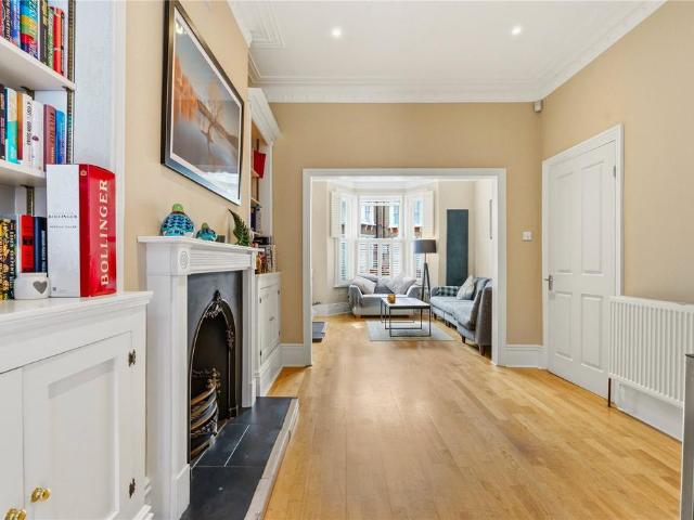 House for sale in Clapham Junction, Greater London