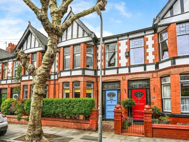 House for sale in Calderstones