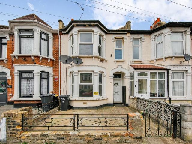 House for sale in Loxford, Seven Kings