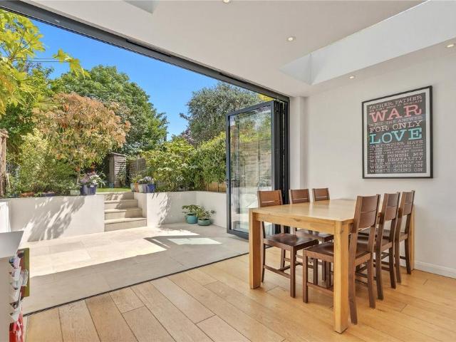 House for sale in Summerstown, Greater London