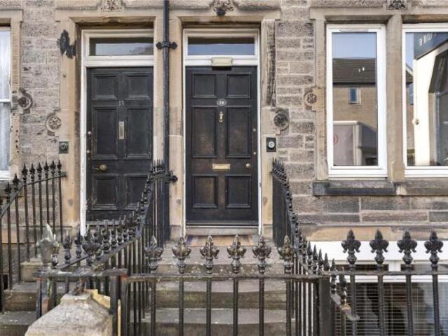 Cottage for sale in Gorgie/Dalry, Scotland