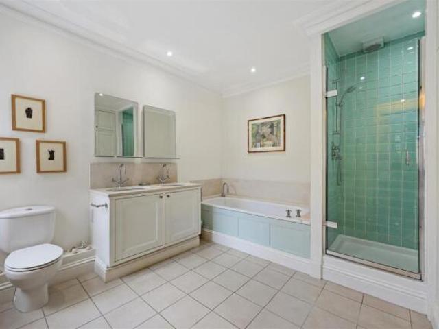 Cottage for sale in Cat Hill
