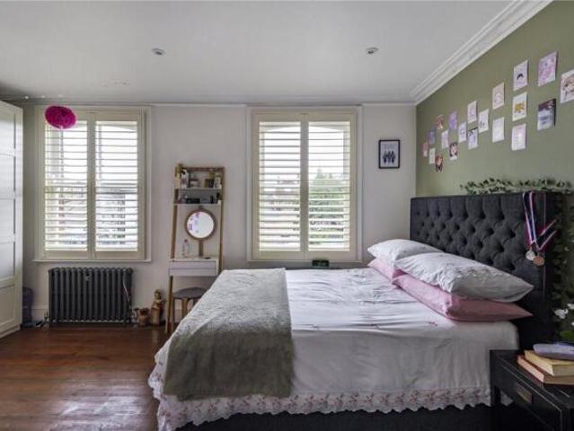 Cottage for sale in Finsbury Park, Greater London