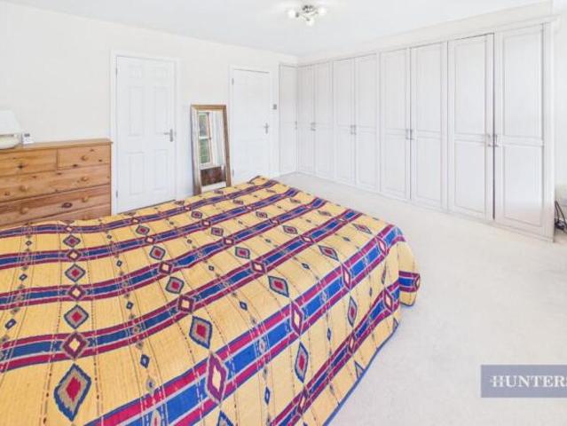 Cottage for sale in Ocean Village, City Of Southampton