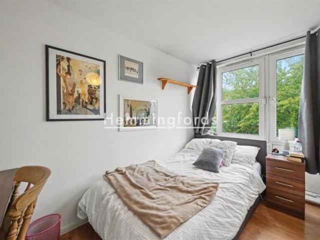 Cottage for sale in Cat Hill