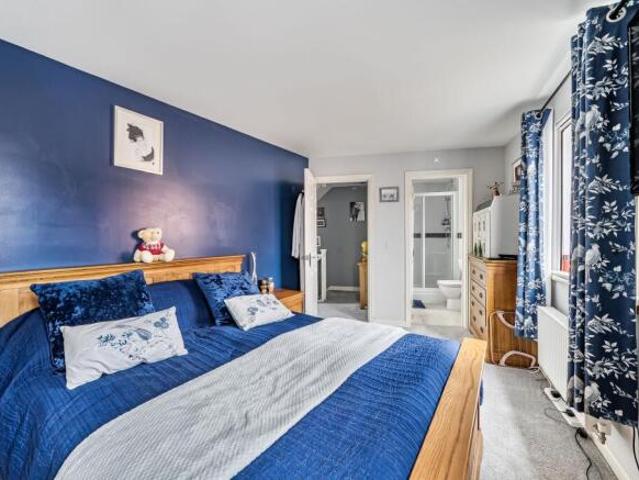Cottage for sale in Swindon