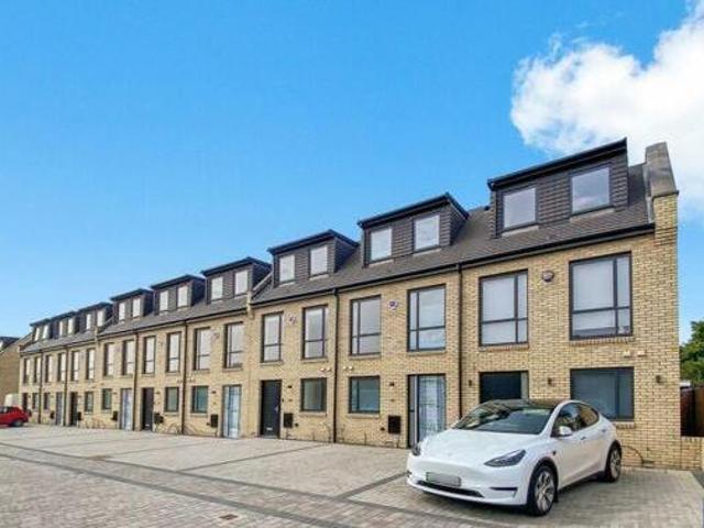 House for sale in North Watford, Hertfordshire