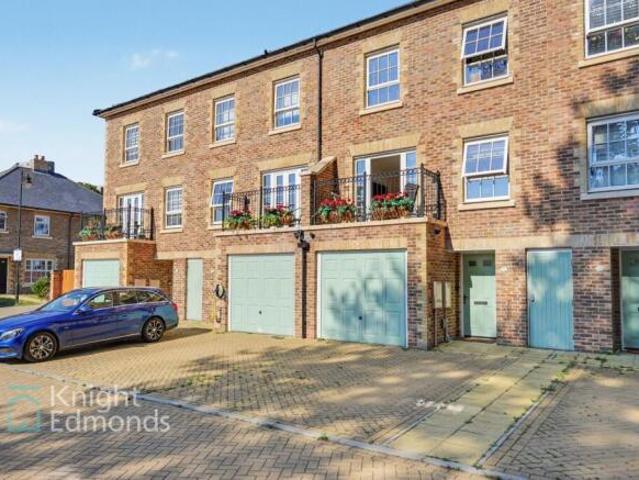 Cottage for sale in Midway, Kent