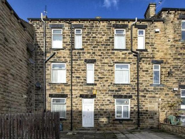 House for sale in Batley, West Yorkshire