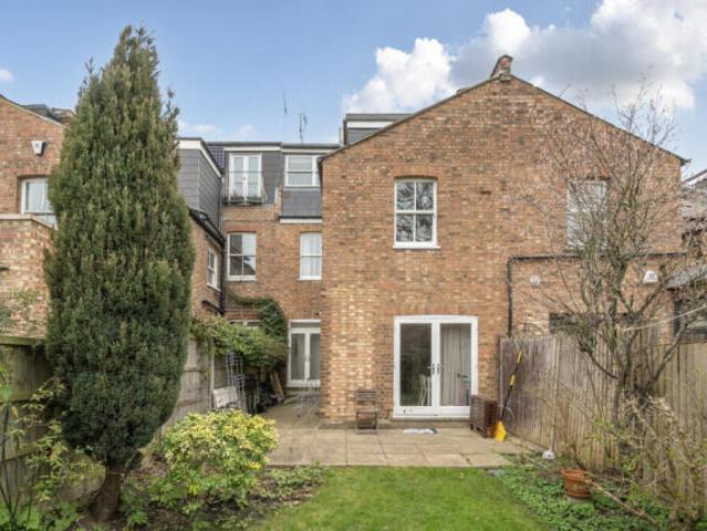 Cottage for sale in Cat Hill