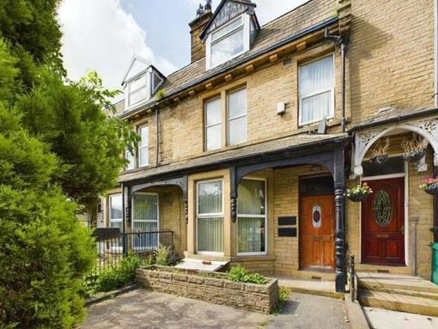 House for sale in Swain Green, Bradford