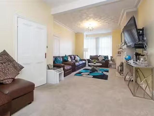 House for sale in Yiewsley