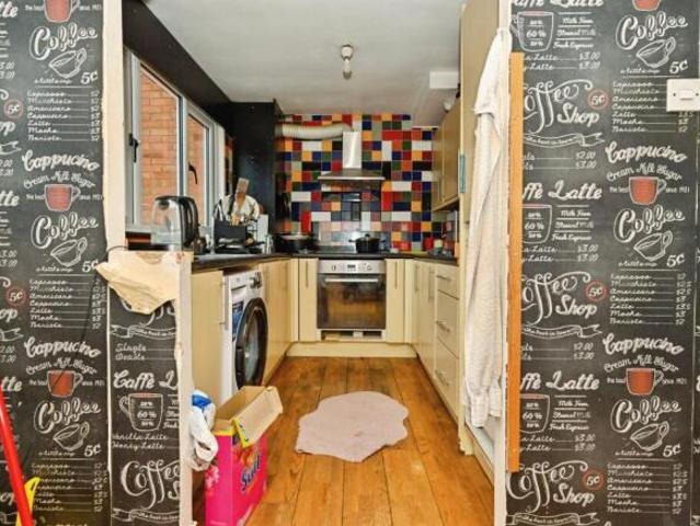 Cottage for sale in Spring Park, Luton