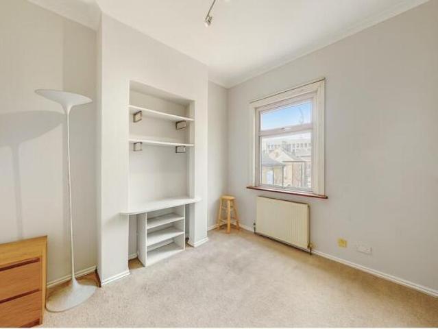 Cottage for sale in Cat Hill