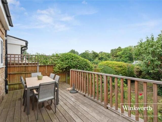 Cottage for sale in Finchley, Greater London